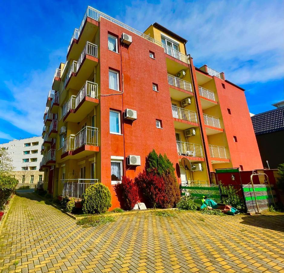 North Beach Apartments Primorsko Exterior photo