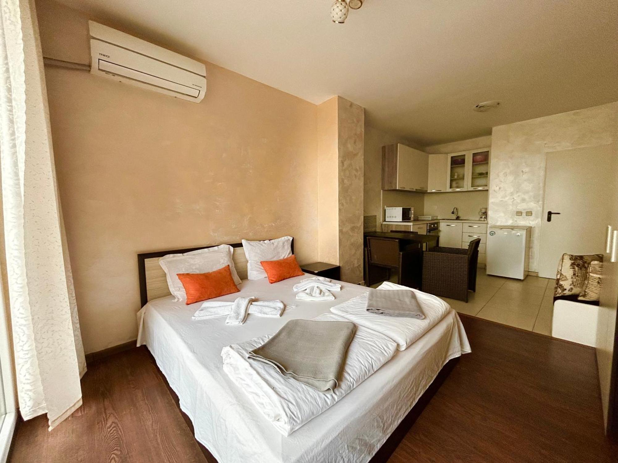 North Beach Apartments Primorsko Exterior photo